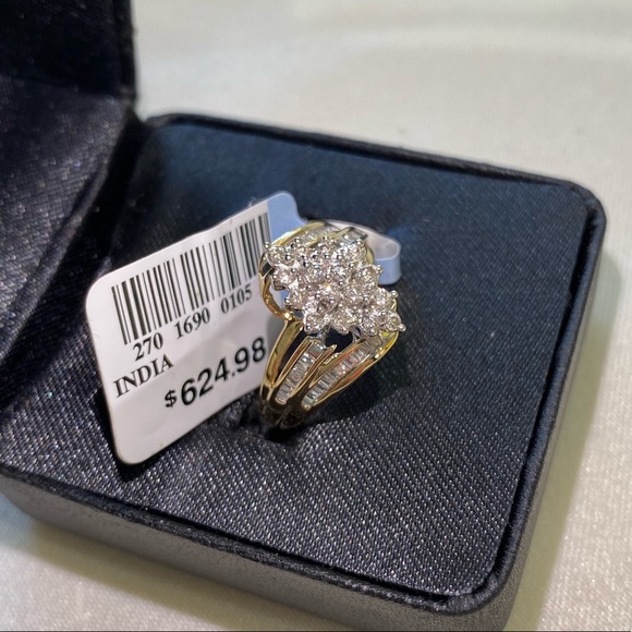 Yellow Gold Diamond Ring - Picture 2 of 8